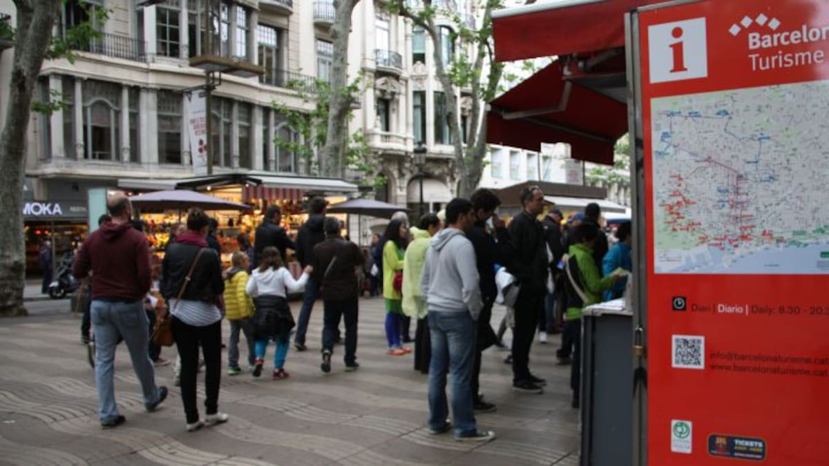 Els barcelonins consideren el turisme el tercer problema més greu de la ciutat