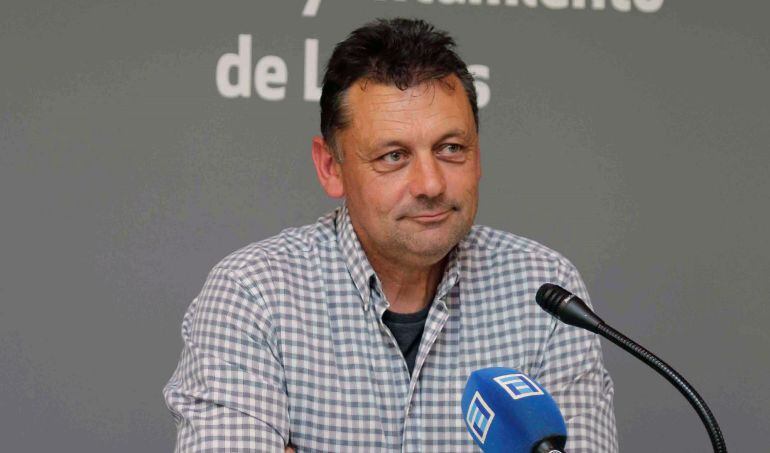 Fotografía de archivo del concejal de IU en Llanes, Javier Ardines, de 52 años.