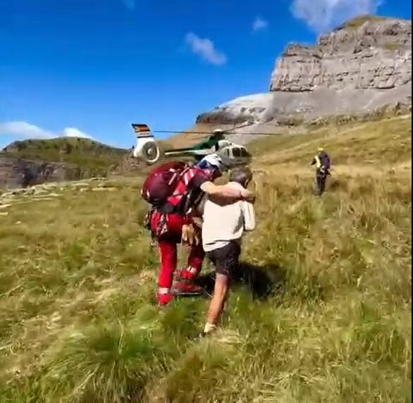 Momento de uno de los rescates realizados por la Guardia Civil