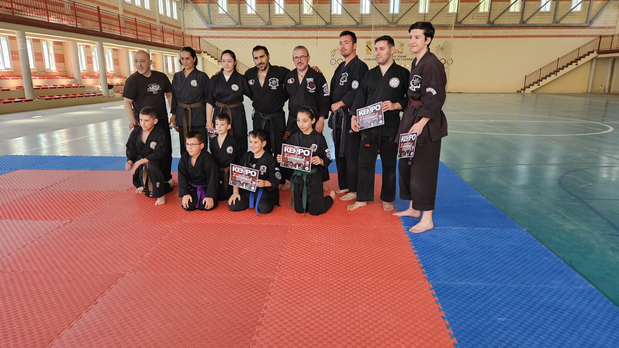 Foto de familia con los alumnos/as de la sesión del domingo