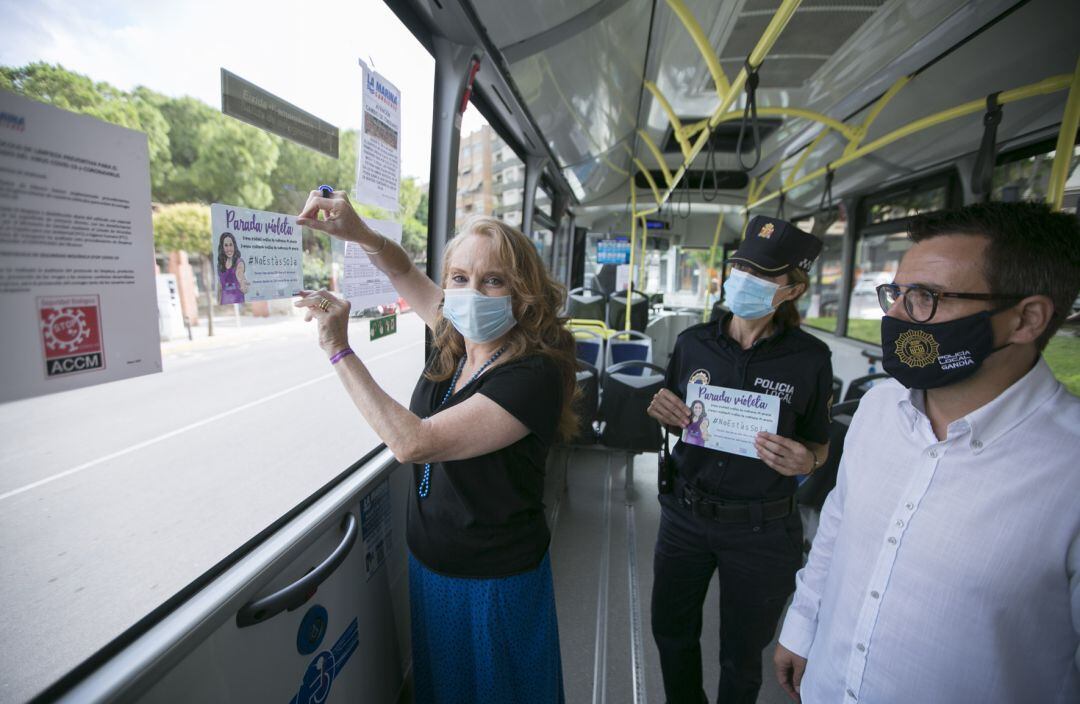 Campaña No estás sola en autobuses y taxis de Gandia 