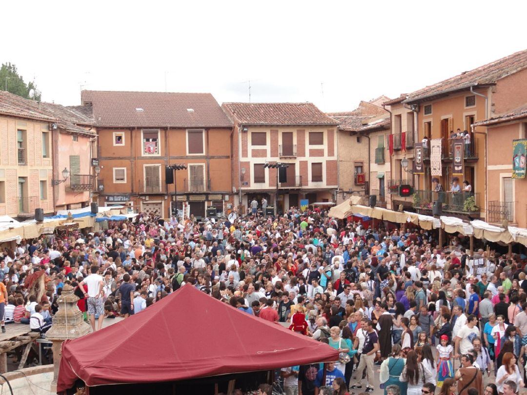 La Villa segoviana de Ayllón durante su feria medieval