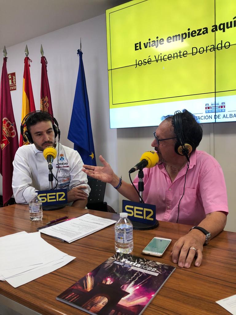 El flamante ganador del concurso nacional de cocina que organiza la Feria Internacional del Ajo de Pedroñeras, defiende el producto de cercanía y sigue innovando con sus trampantojos culinarios