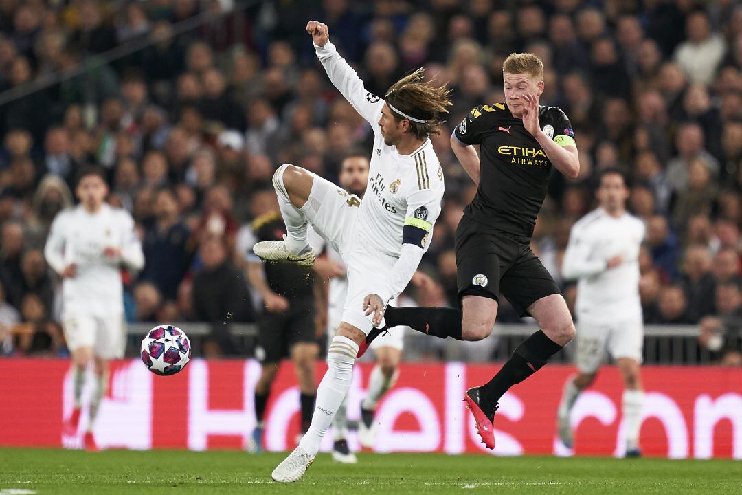 Sergio Ramos y De Bruyne, en el partido de la Champions entre el Real Madrid y el Manchester City.