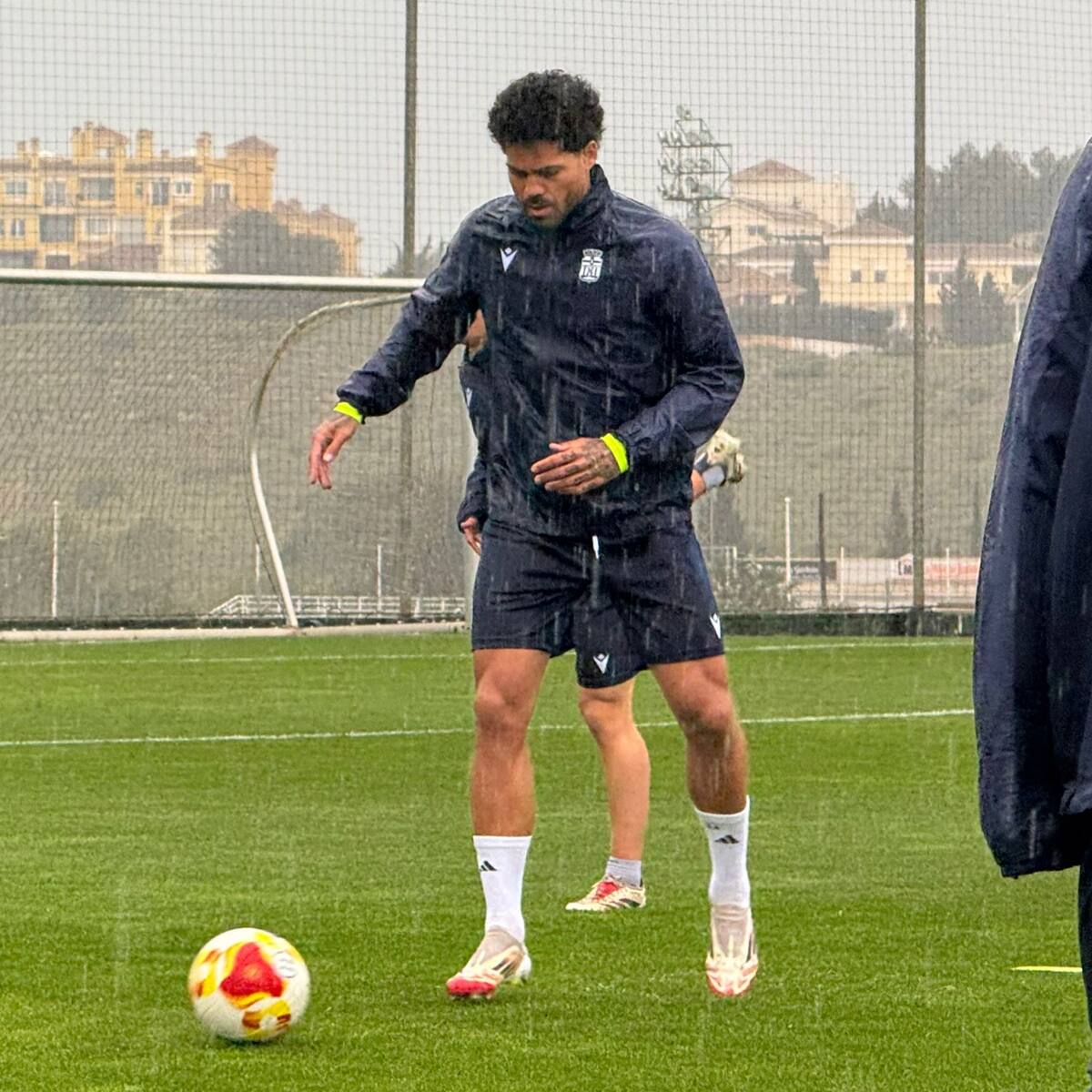 Aridane se incorpora a la dinámica albinegra en la vuelta a los entrenamientos del FC Cartagena