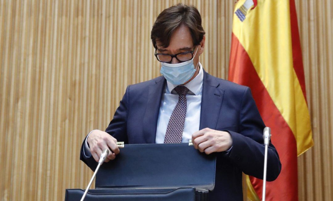 El ministro de Sanidad, Salvador Illa antes de comparecer en la Comisión de Sanidad del Congreso