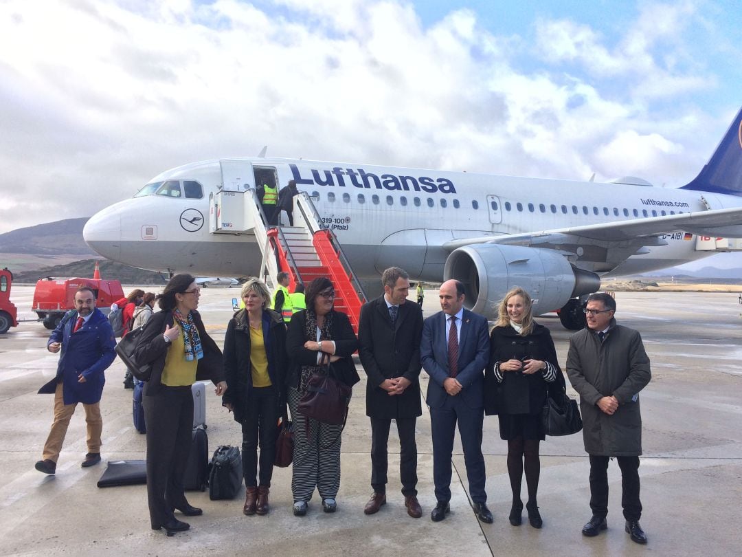 Primer vuelo de Lufthansa en el aeropuerto navarro