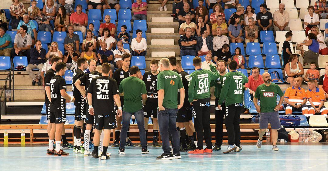 Charla en un partido de esta campaña