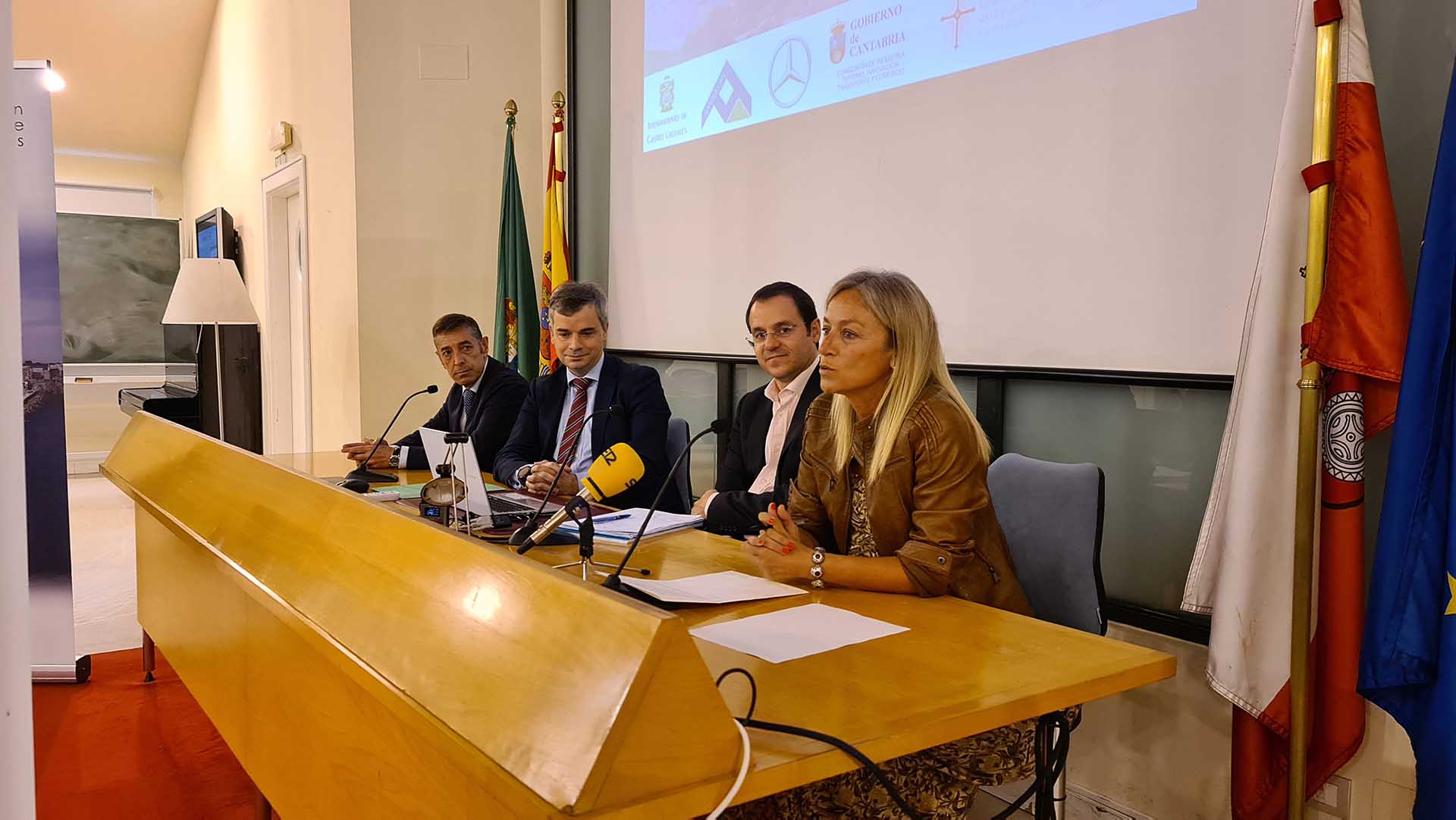 La alcaldesa de Castro Urdiales, Susana Herrán, presenta los Desayunos Impulsa 2022.