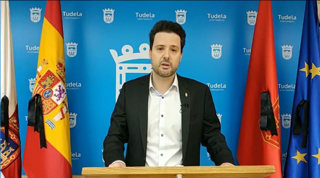 El alcalde de Tudela, Alejandro Toquero en la rueda de prensa ofrecida desde el Ayuntamiento