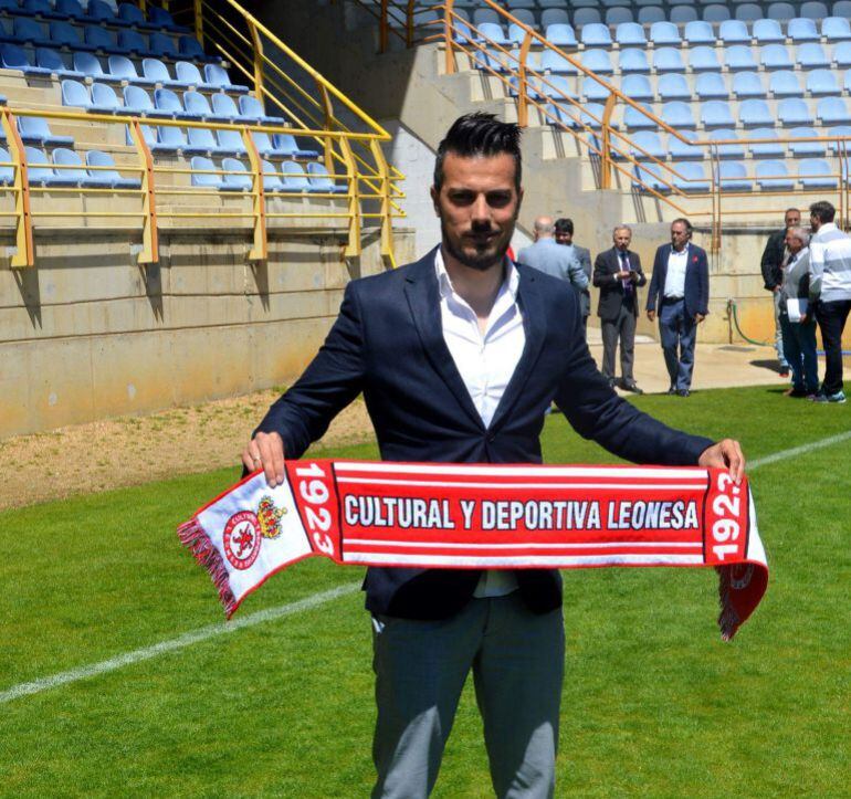 Rubén de la Barrera en su presentación