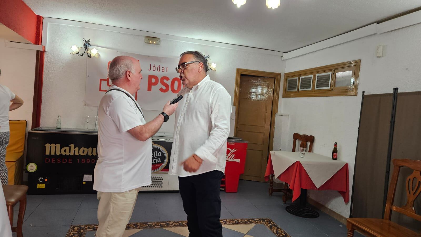 Momento de la entrevista al portavoz municipal, Enrique Yerves