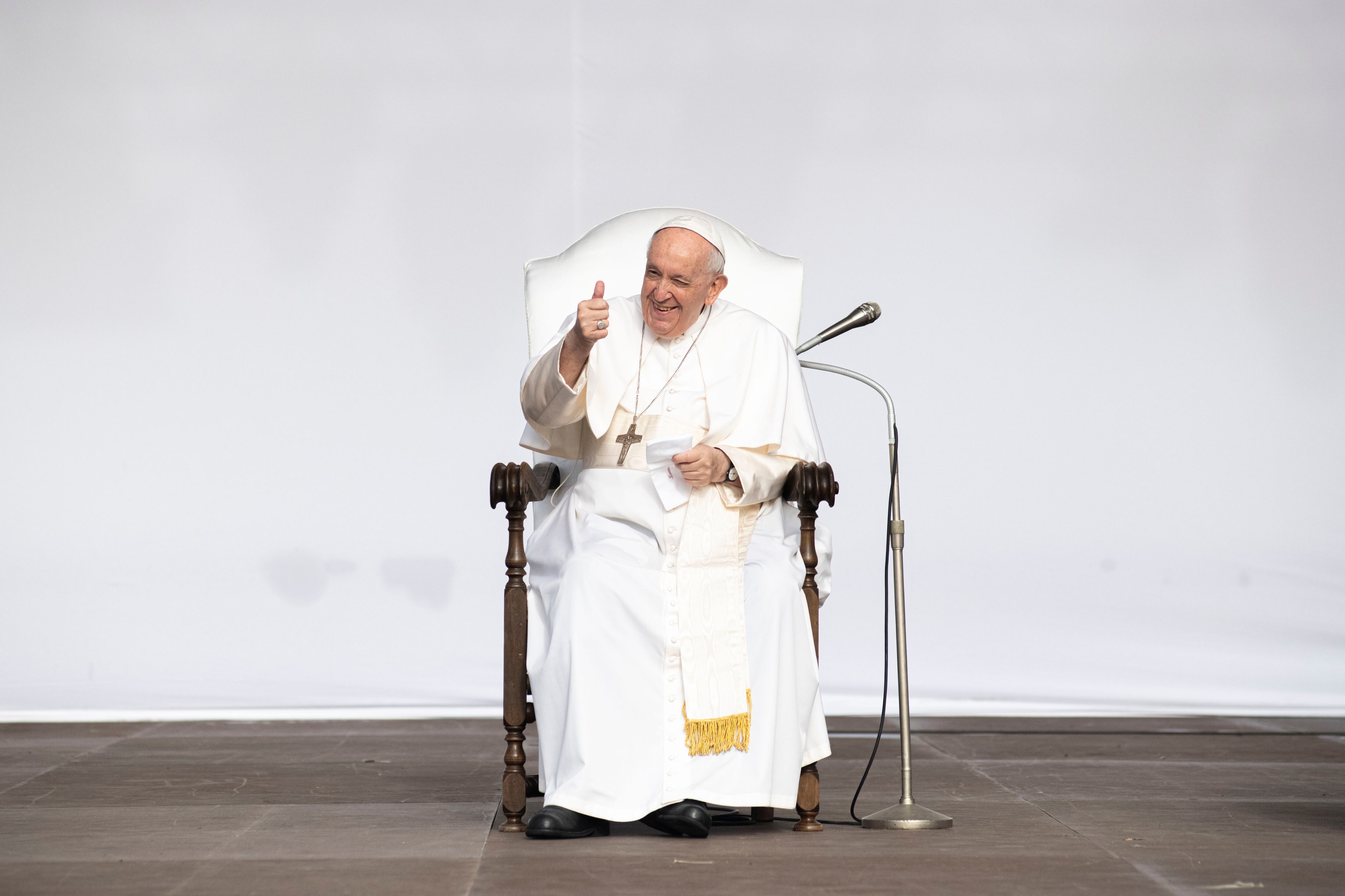 El papa Francisco en una visita a la localidad italiana de L&#039;Aquila