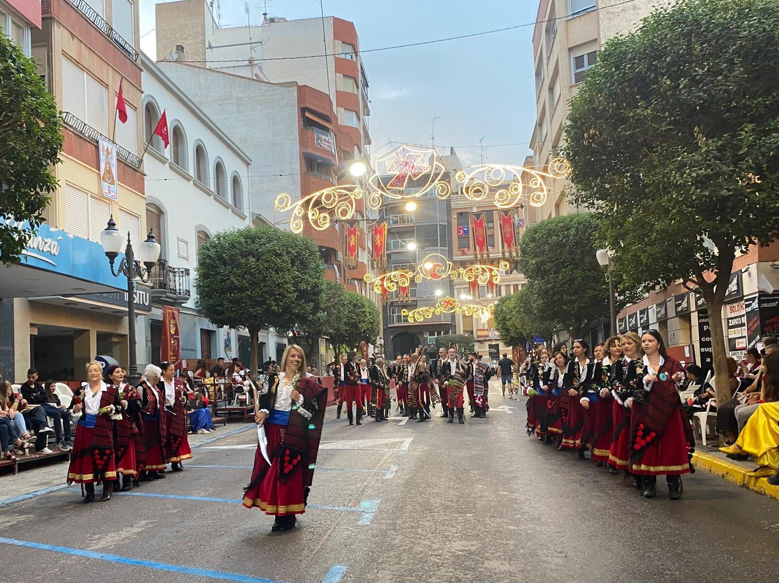 Diana del día 8 de la comparsa de Andaluces
