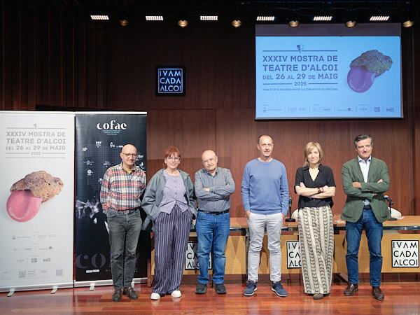 El CADA ha acogido esta mañana la presentación de la Mostra de Teatre d'Alcoi 2025.