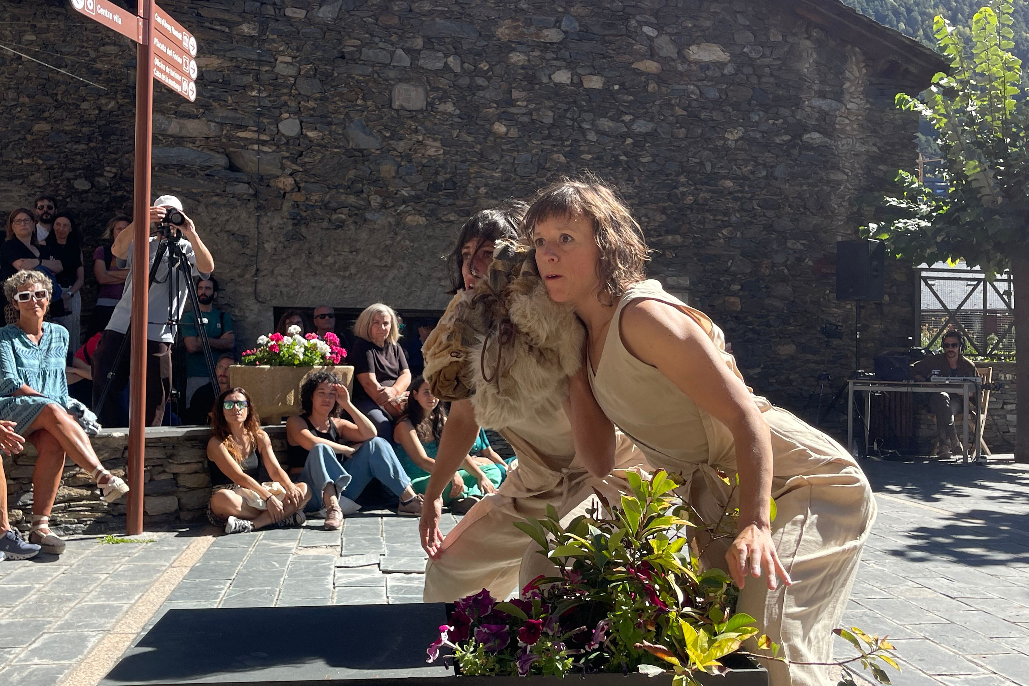 L'espectacle "Bram" de Rosamari Herrador i Emma Riba.