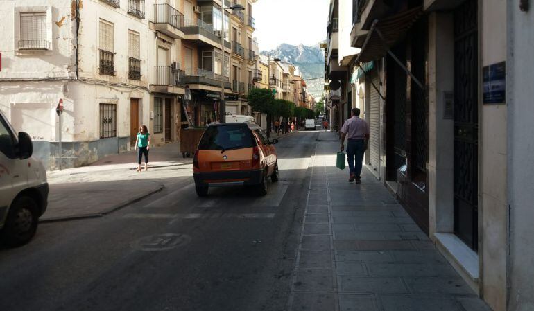 Calle General Fresneda, la vía con mayor densidad de tréfico del municipio