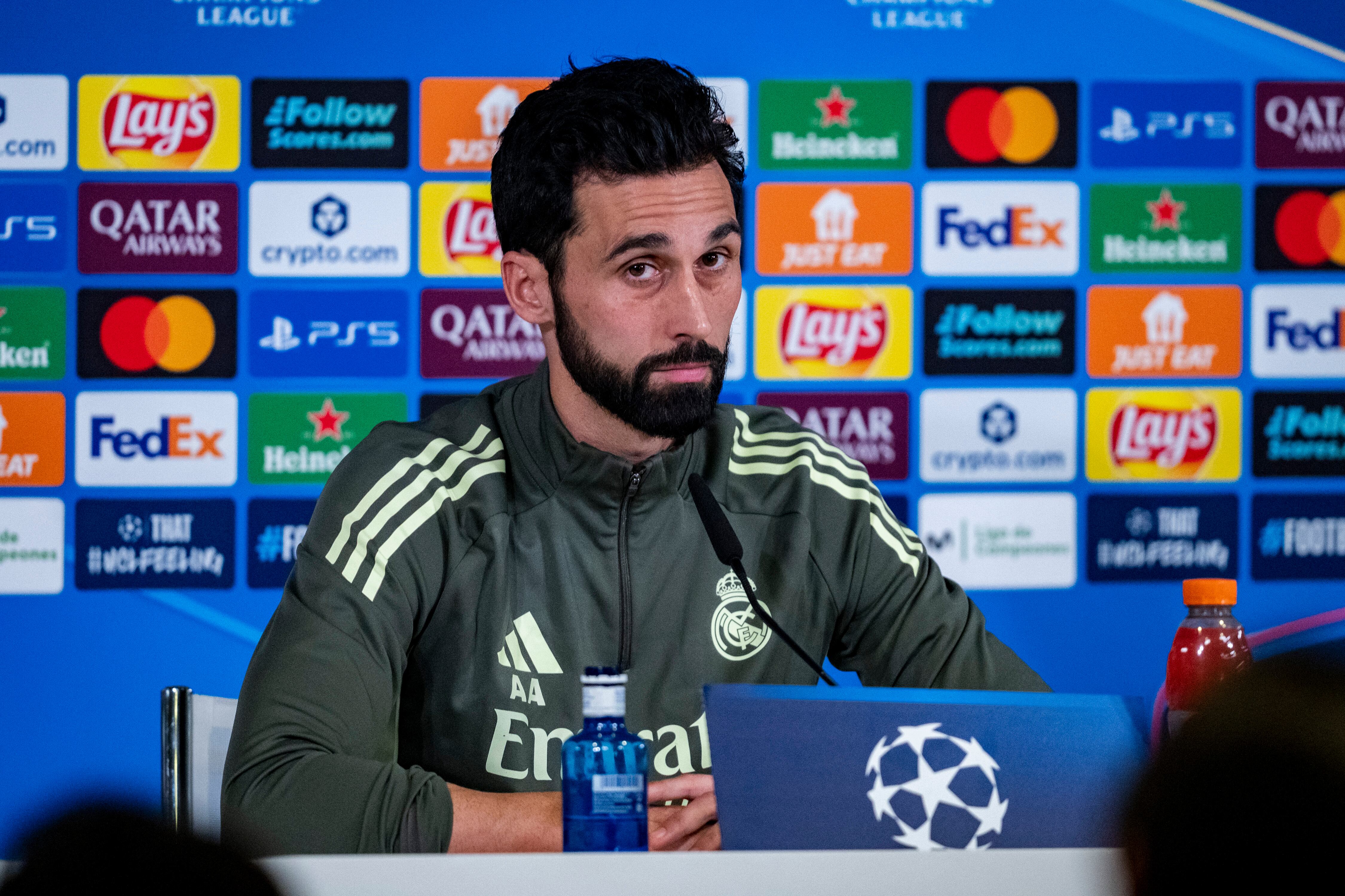 Álvaro Arbeloa, entrenador del Real Madrid, habla en rueda de prensa previa al choque contra el Benfica
