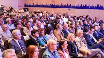 Rememora la primera edición de los Premios Radio Benidorm: '40 años de radio, 40 años de vida'