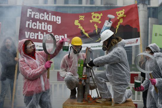 Protesta de colectivos medioambientales en contra del &#039;fraking&#039; en Berlín el pasado 1 de abril.