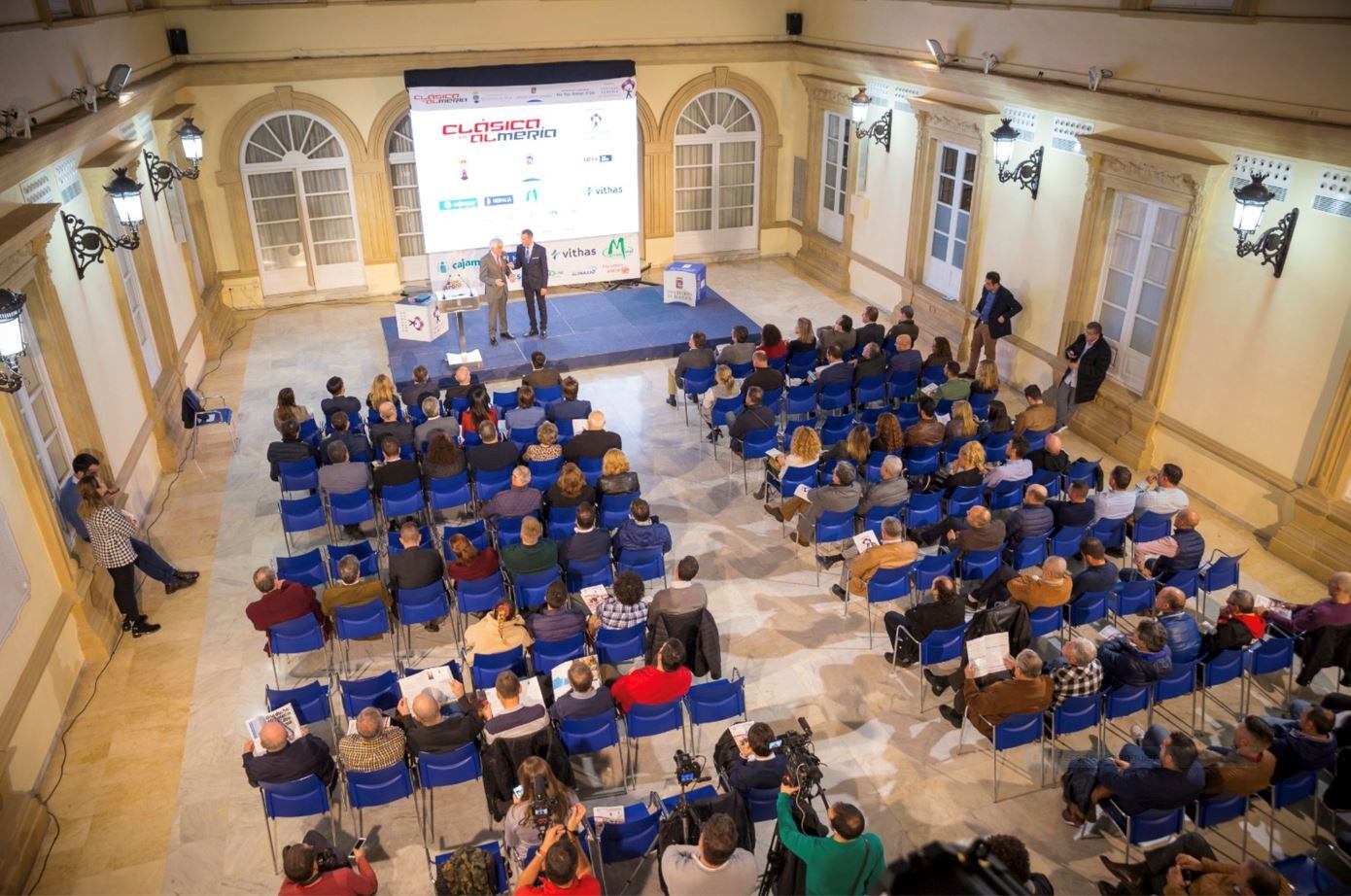 Puesta de largo en la Diputación.