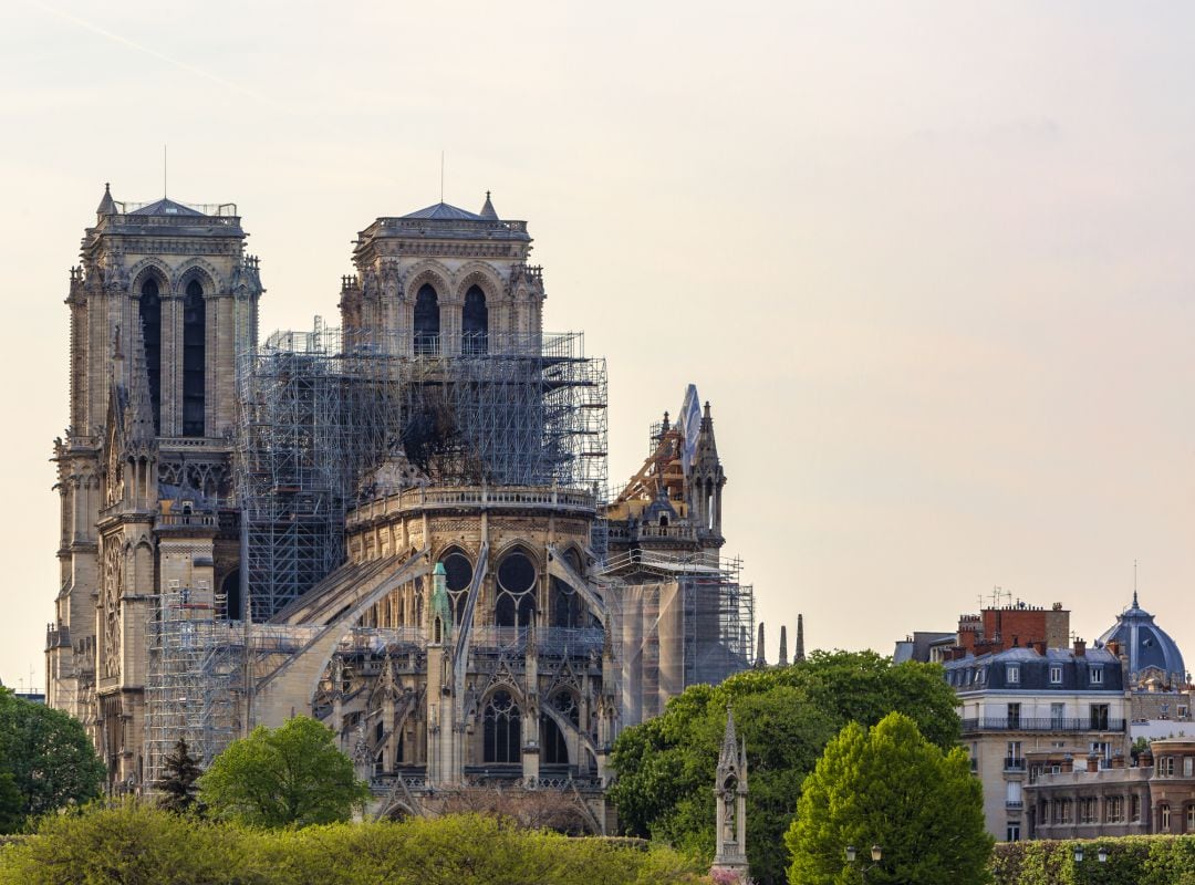 Catedral de Notre Dame de París tras el incendio de 2019