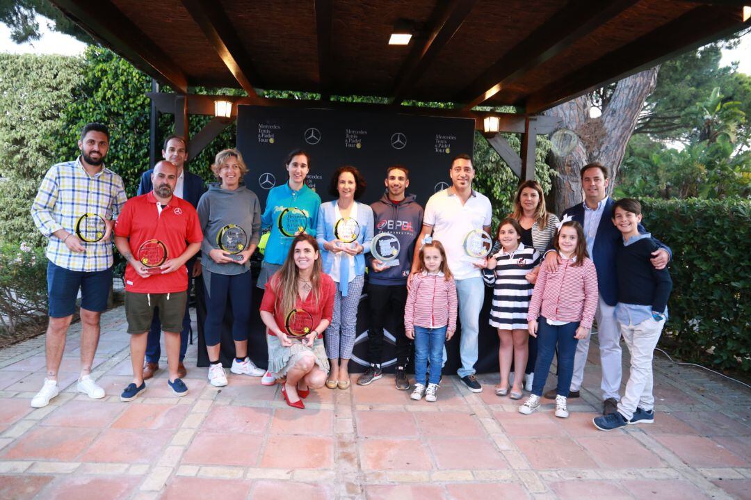 Ganadores del Torneo Cadimar de Pádel que se ha disputado en Vistahermosa