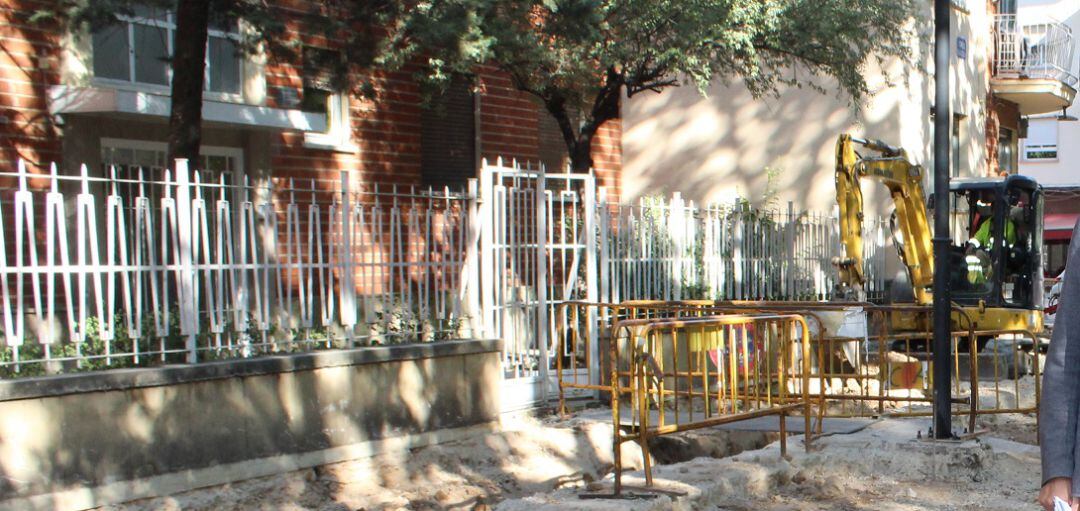 Paseo Simón Abril está hoy cortada