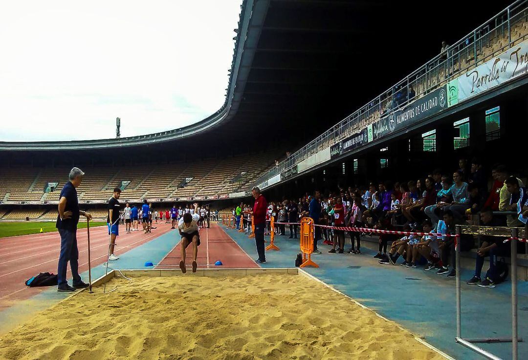 La Reunión de Atletismo Escolar se celebra en Chapín