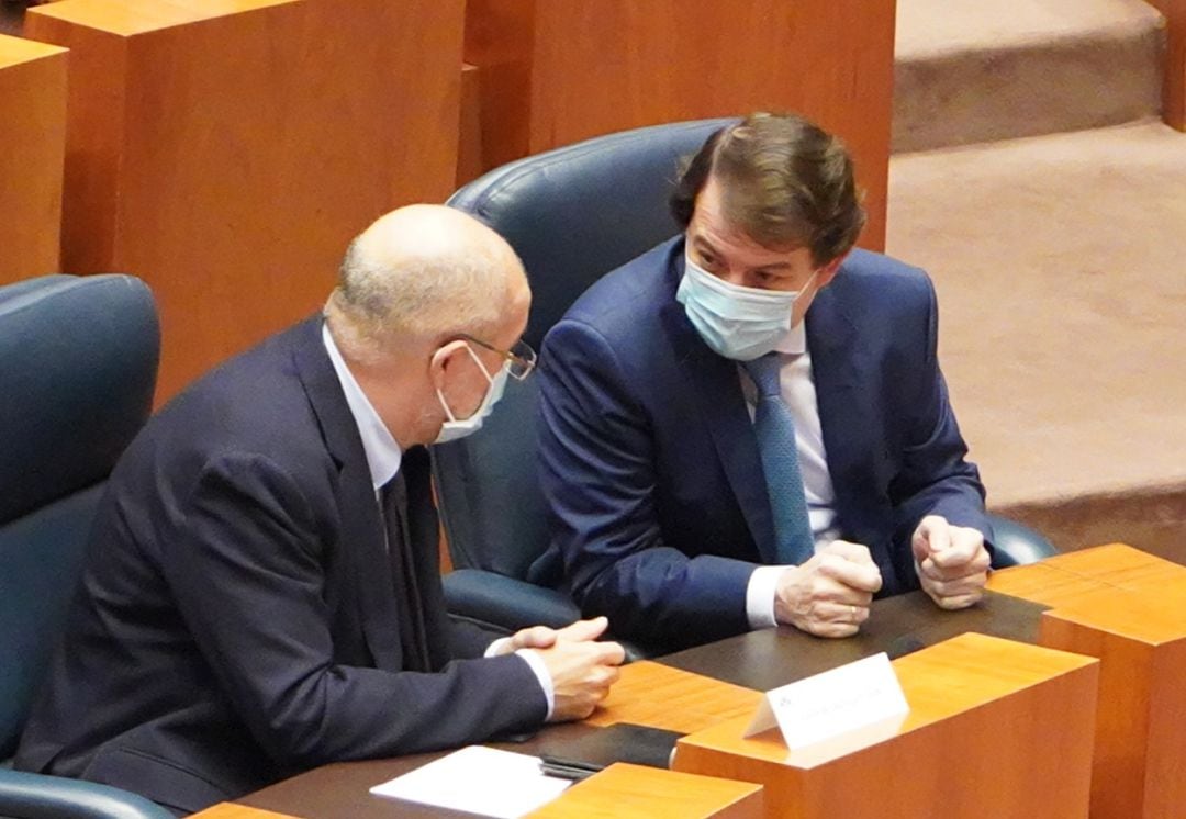Francisco Igea y Alfonso Fernandez Mañueco en el ultimo pleno de las Cortes