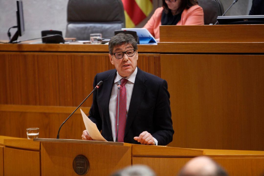 El presidente del PAR, Arturo Aliaga, en una intervención en las Cortes de Aragón 