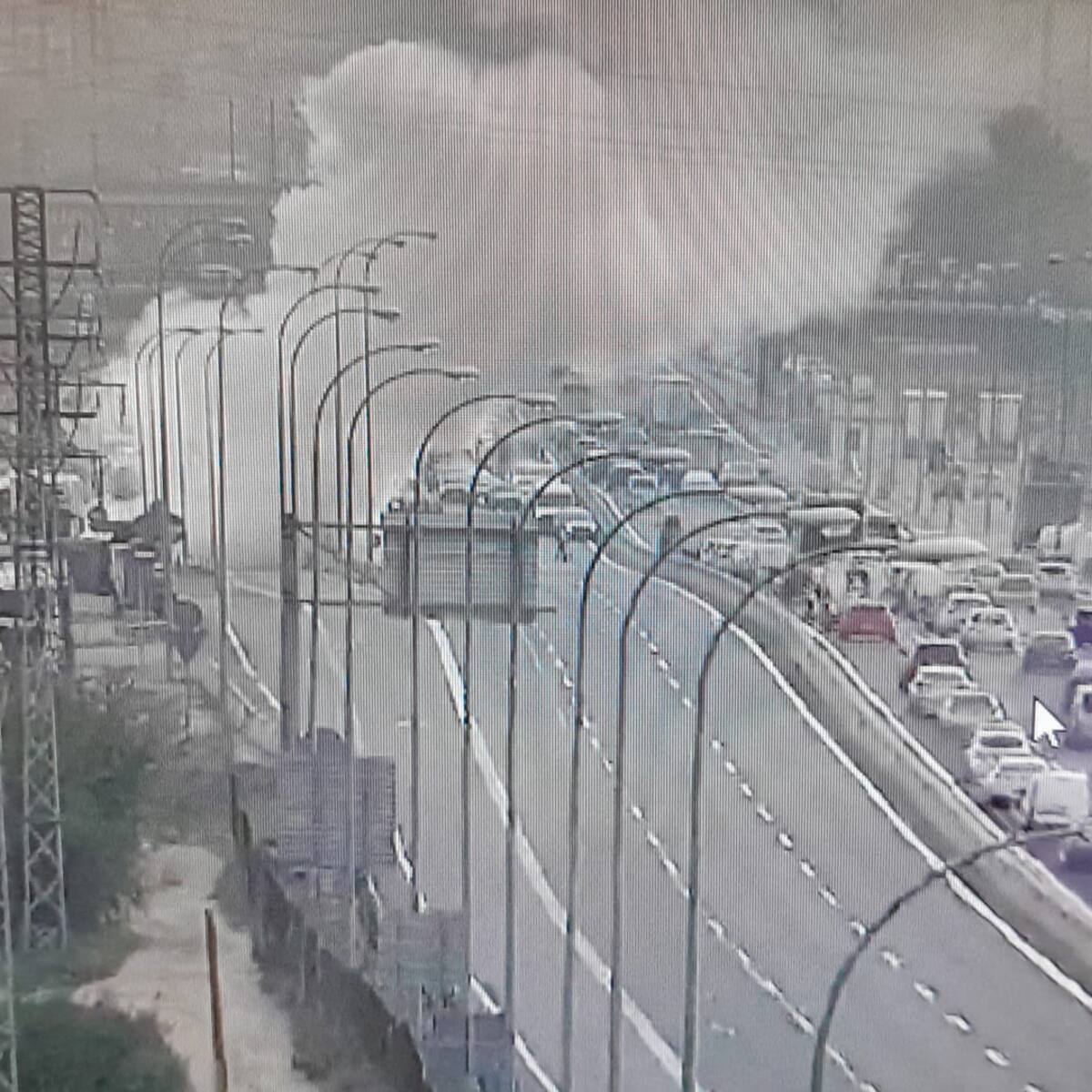 Cortada durante varios minutos la A-4 a la altura de Getafe por el incendio de un camión