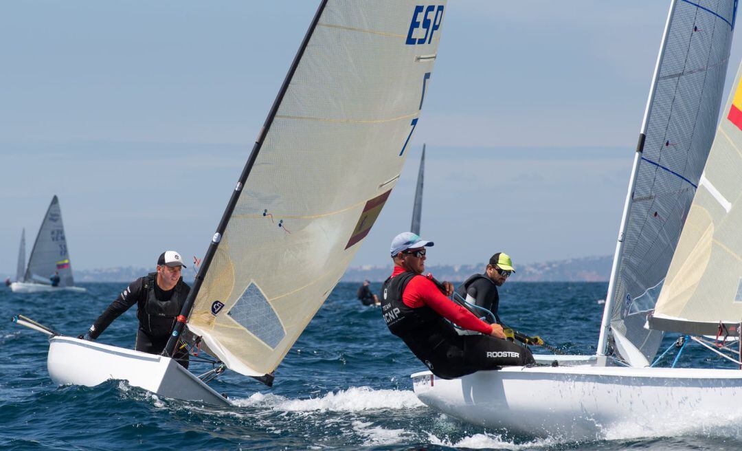 El regatista menorquí ja lidera el Campionat d'Europa de classe Finn.