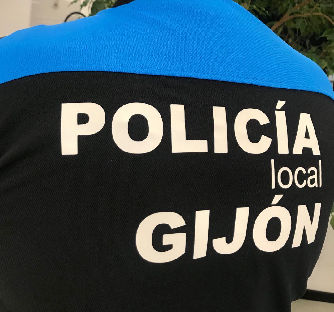 Agente de la policía local. 