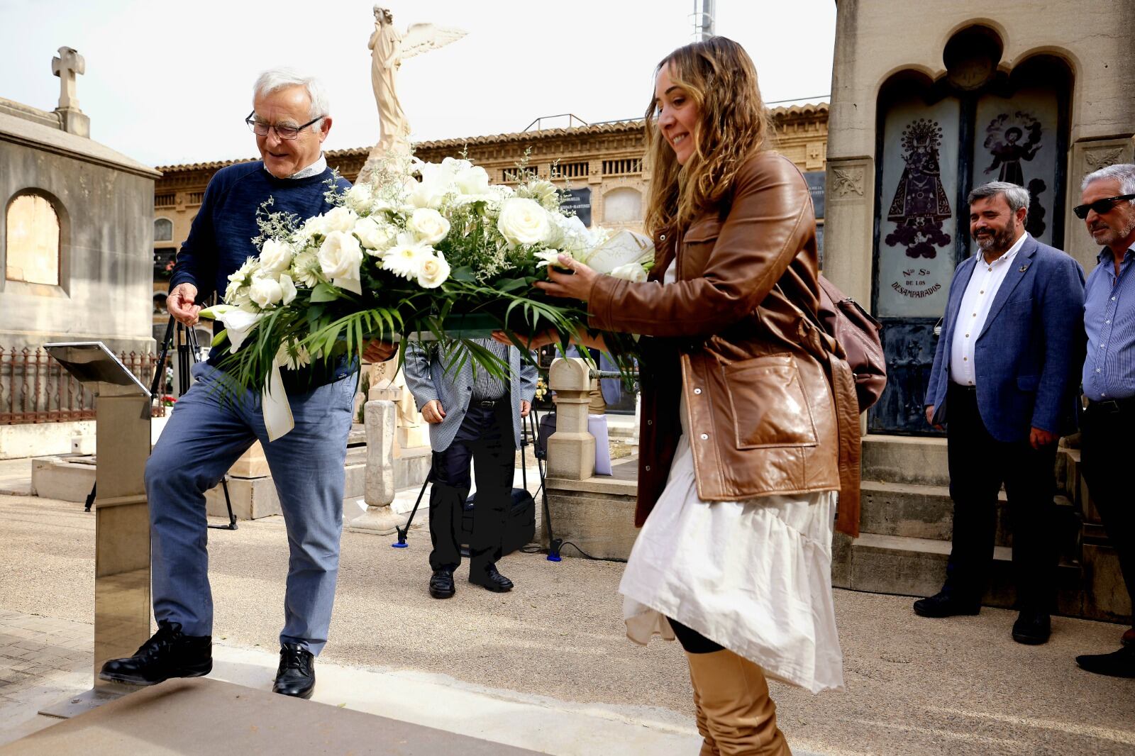 Joan Ribó y Gloria Tello en el homenaje al escultor valenciano, Mariano Benlliure, en el 75 aniversario de su fallecimiento