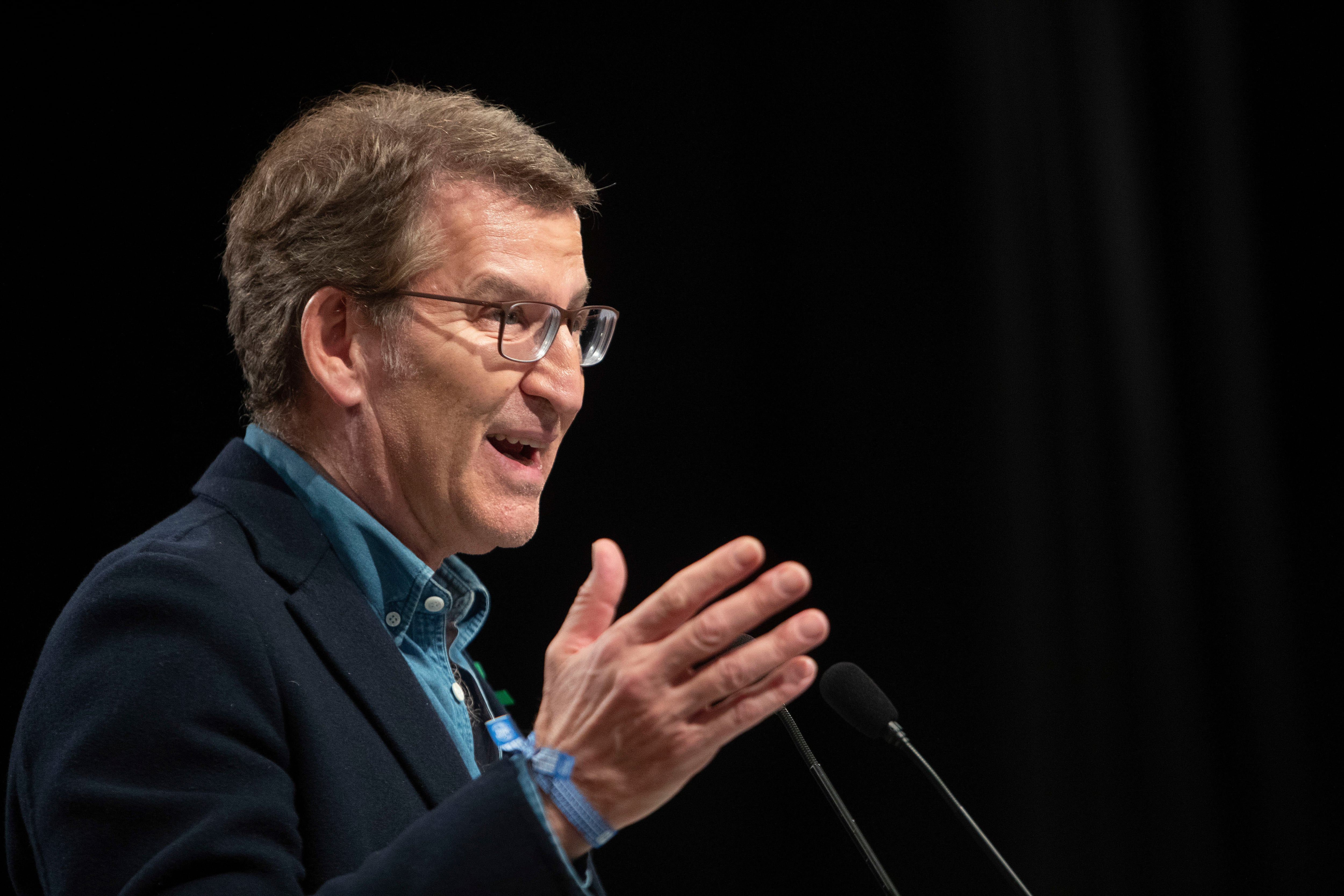 PONTEAREAS (PONTEVEDRA) 04/02/2024.- El presidente del Partido Popular, Alberto Núñez Feijóo, ofreció un mitin de apoyo a Alfonso Rueda en su campaña para la Presidencia de la Xunta de Galicia. EFE / Salvador Sas