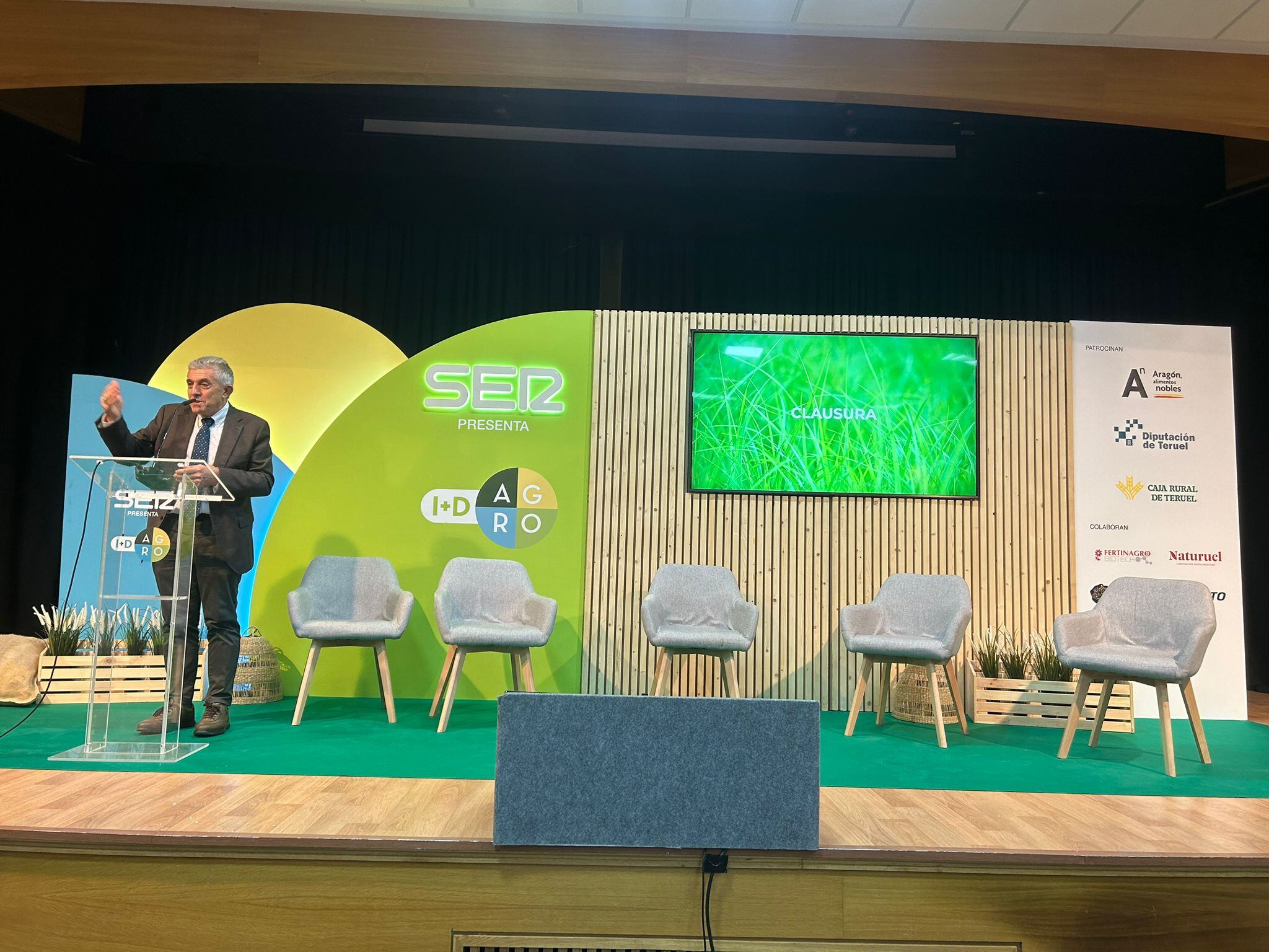 Clausura el I+D Agro de Teruel le consejero de Agricultura, Ganadería y Alimentación del Gobierno de Aragón, Ángel Samper