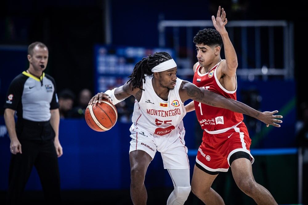 Kendrick Perry en el partido de Montenegro - Egipto