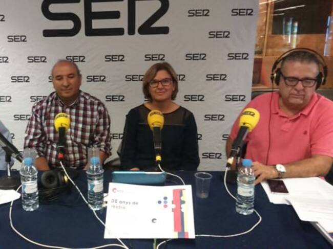 José Luis Trinidad, maquinista que hizo el viaje inagural y Ana Ibáñez, actual responsable de Lineas de Tranvía