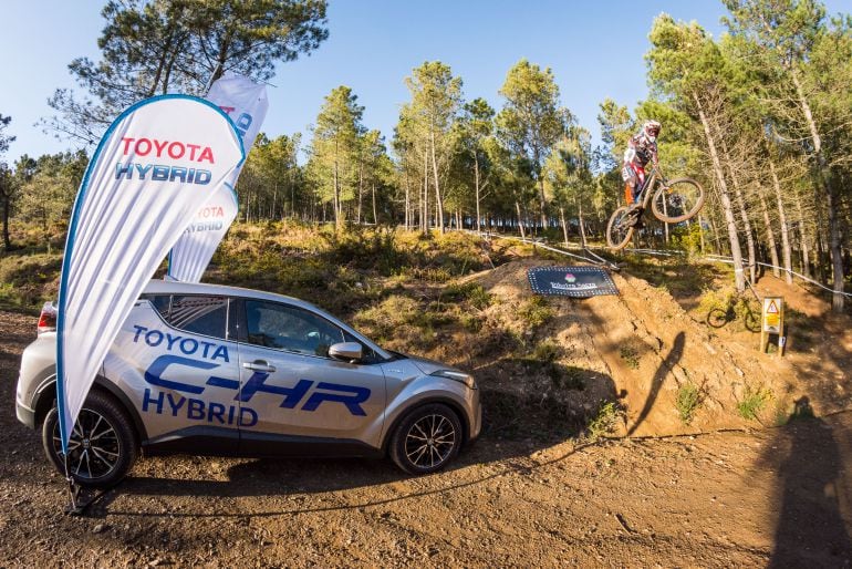 Satisfación en la organización de la Copa Galicia de descenso en BTT en Xunqueira de Espadañedo. El Club Ciclista de Maceda, está pensando en una prueba a nivel nacional, el próximo año 2018.