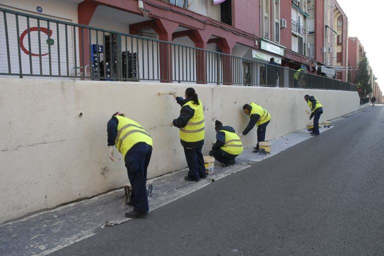 Parados de larga duración trabajando temporalmente en un programa del Ayuntamiento de Granada