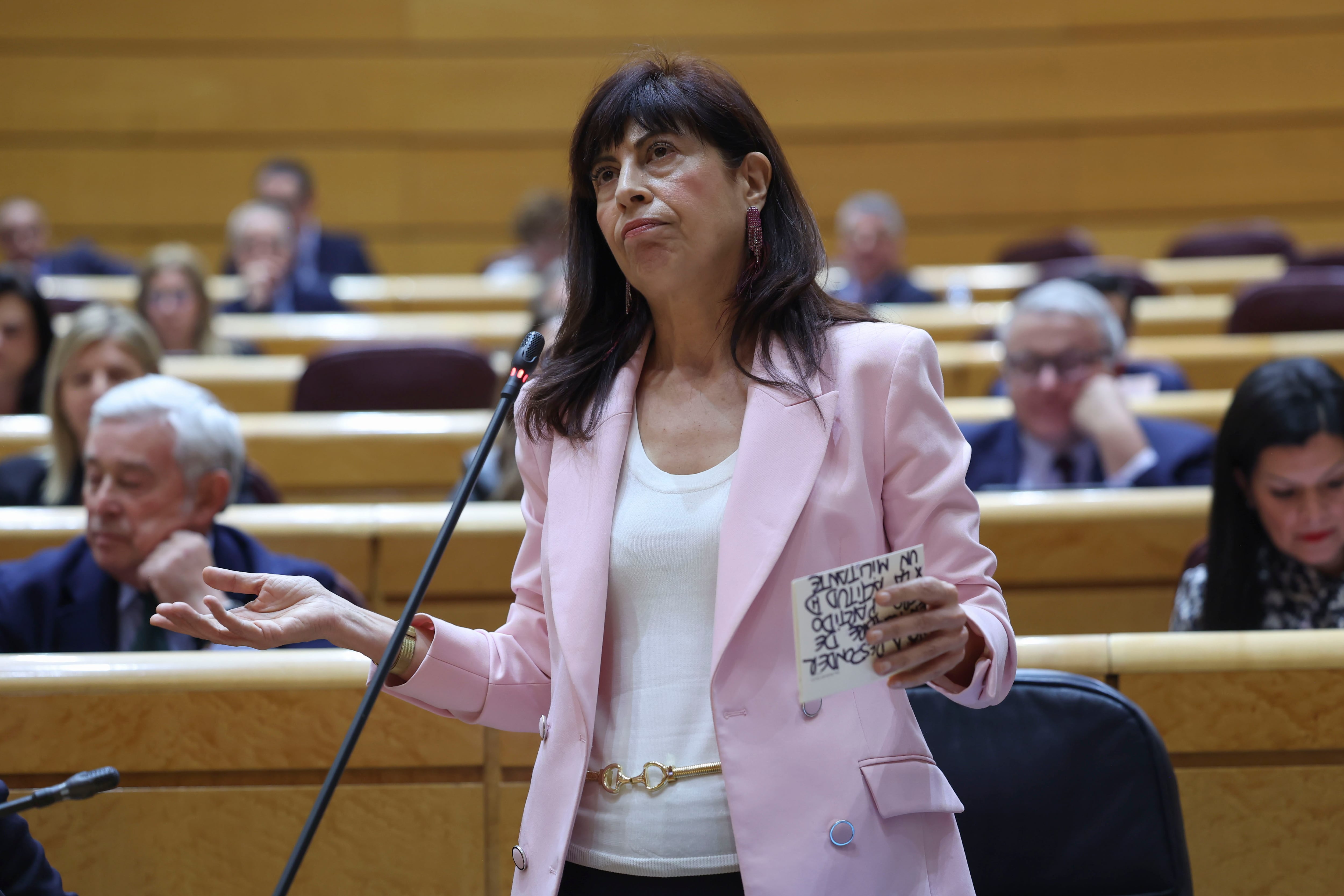 La ministra de Igualdad, Ana Redondo, durante el Pleno celebrado en el Senado