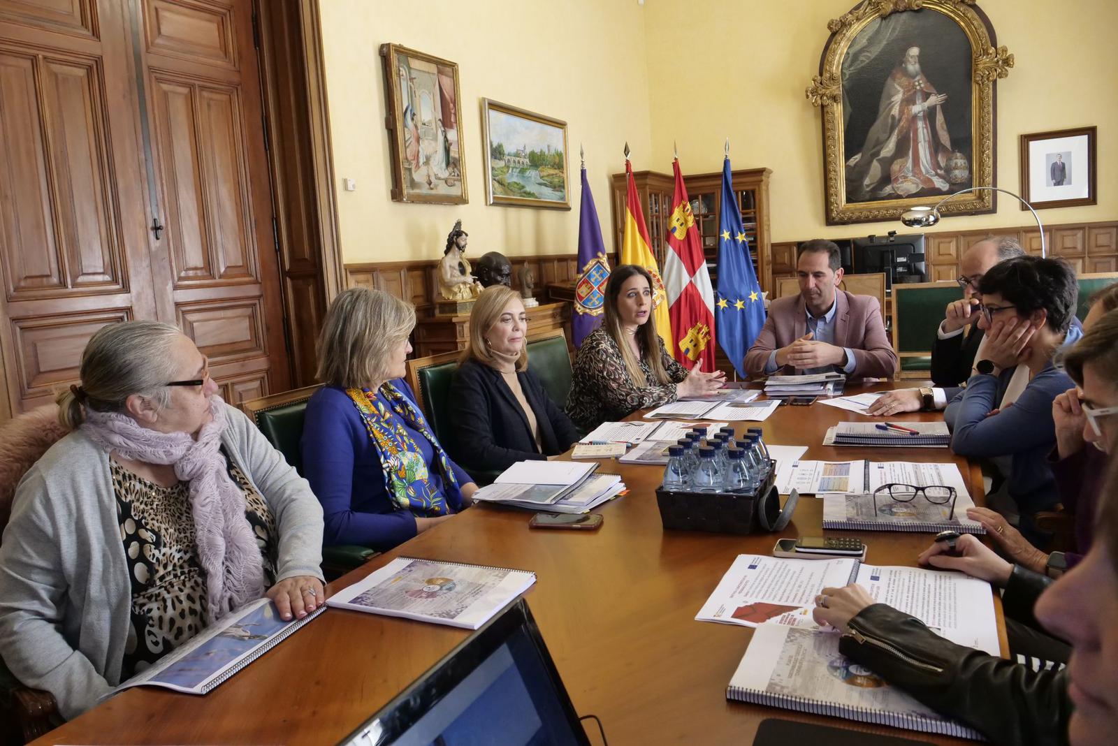 El Ayuntamiento de Palencia crea una comisión interdepartamental para la gestión del plan de sostenibilidad turística ciudad de Palencia relativo al proyecto del Cristo del Otero