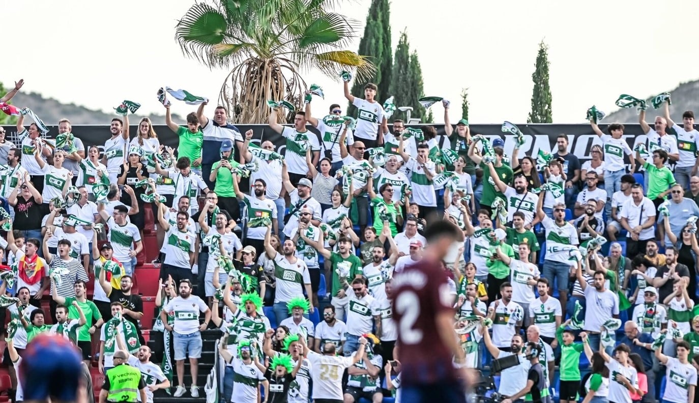 Aficionados franjiverdes en el Eldense-Elche de la pasada temporada