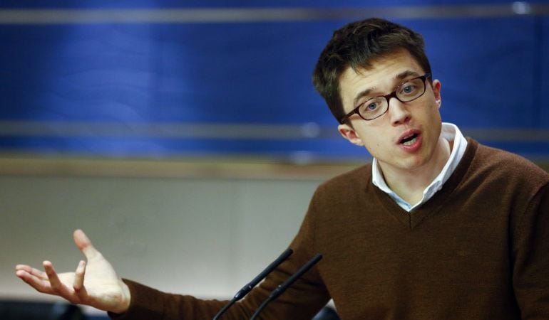 El portavoz de Podemos Iñigo Errejón durante una rueda de prensa en el Congreso de los Diputados.