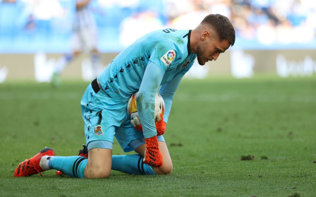 Álex Remiro durante un partido con la Real Sociedad