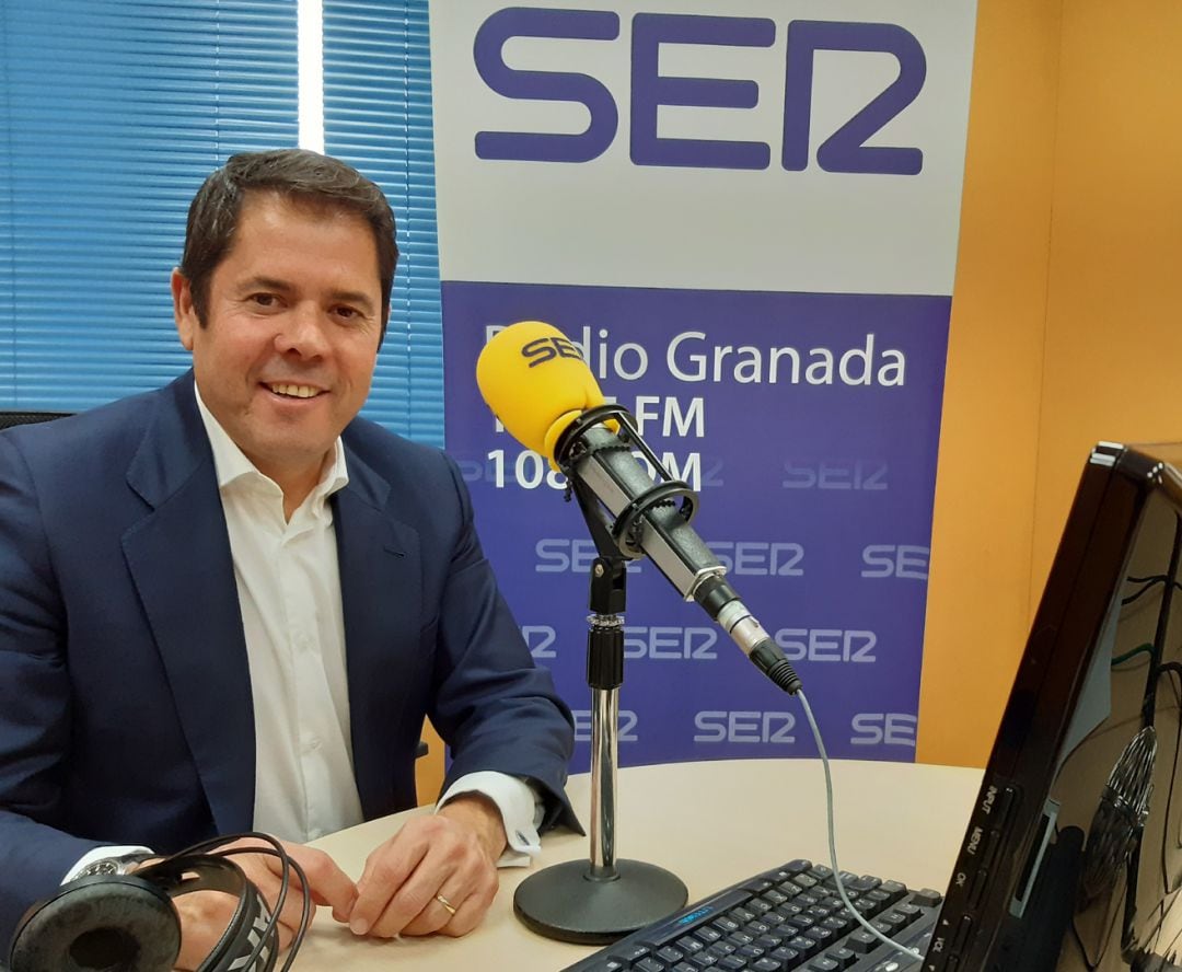 Gerardo Cuerva, en los estudios de Radio Granada