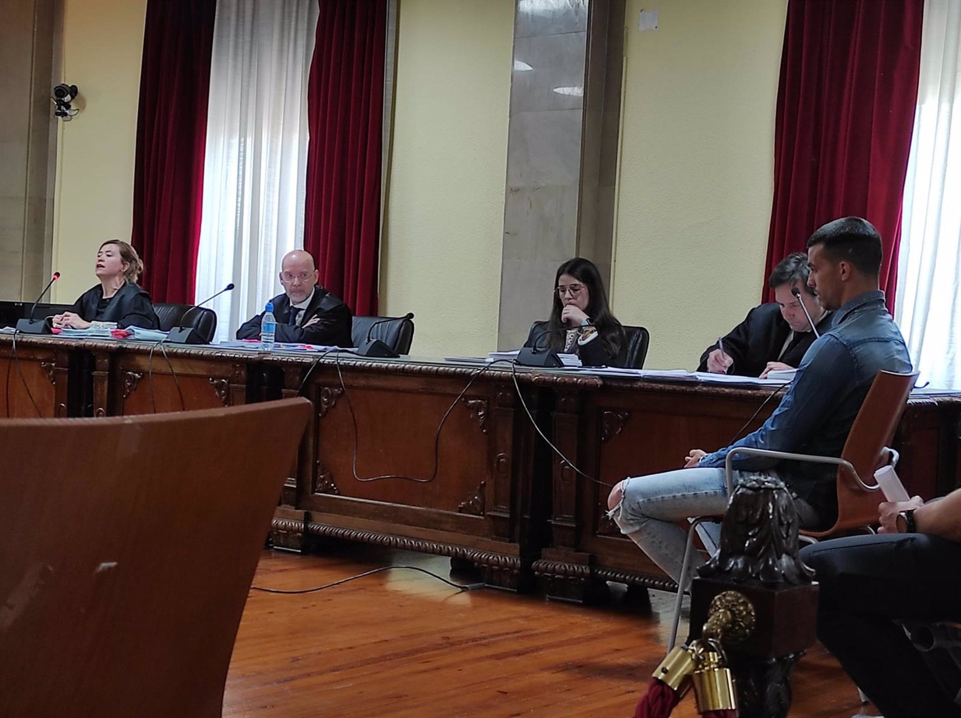 El hombre condenado durante el juicio en la Audiencia de Jaén.