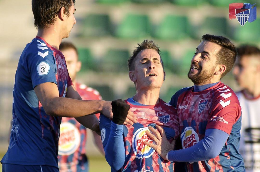 Asier Arranz celebra el segundo gol gimnástico