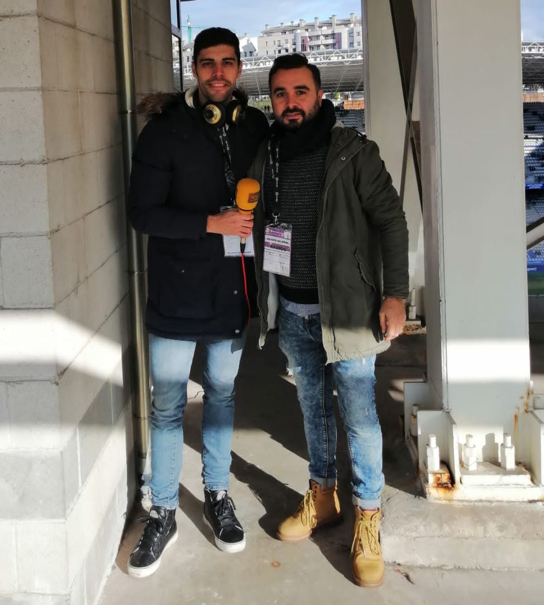 Cali González y David González posan durante el derbi de ida disputado en el Carlos Tartiere